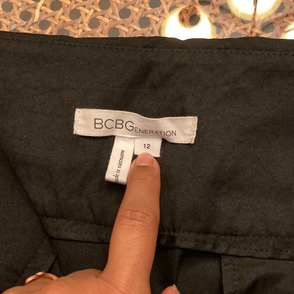 BCBG asymmetrical overlap, gathered pants or trousers. - Picture 3 of 7